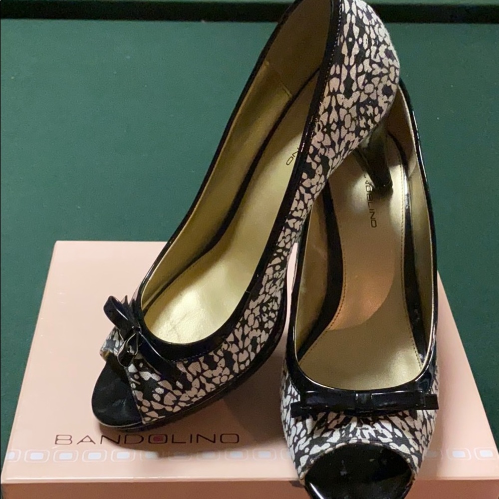 BANDOLINO -Peekaboo open toe heel